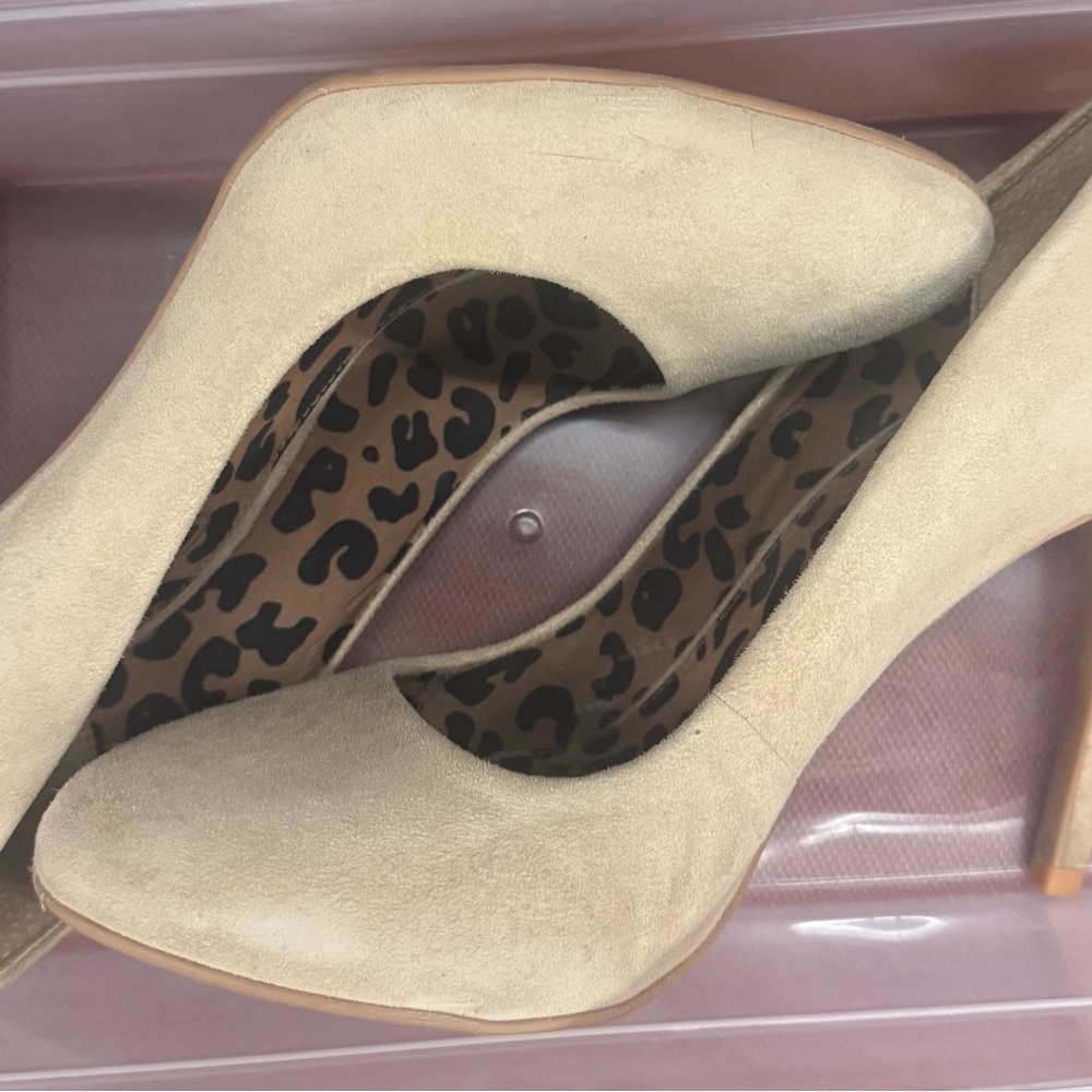 Jessica Simpson Cream Heels with Leopard Print